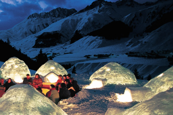 SNOW HOTEL SOIREE