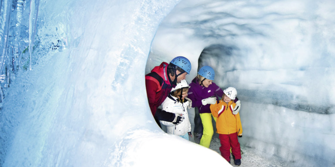 Family ice cave)