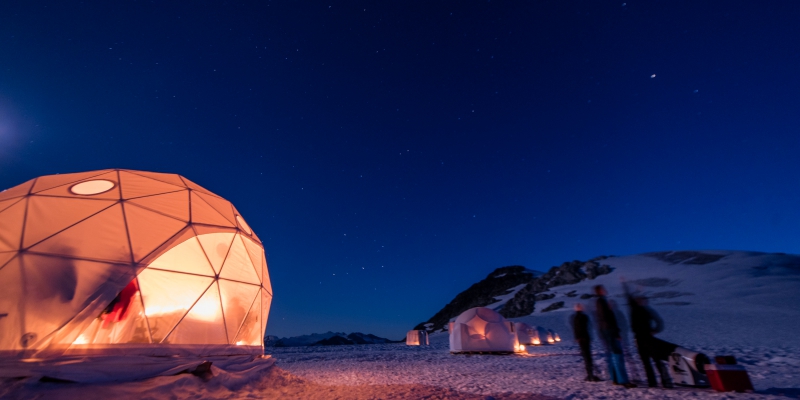 CustomExperience_IceCapGlamping_MarcDionne_800x400