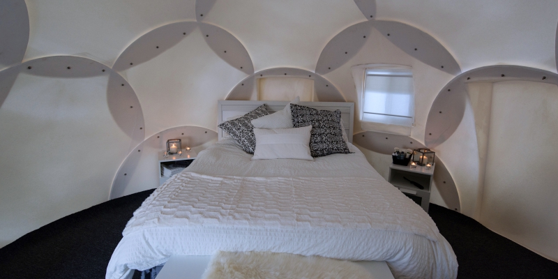 CustomExperience_IceCapGlamping_MarcDionne_800x400_3